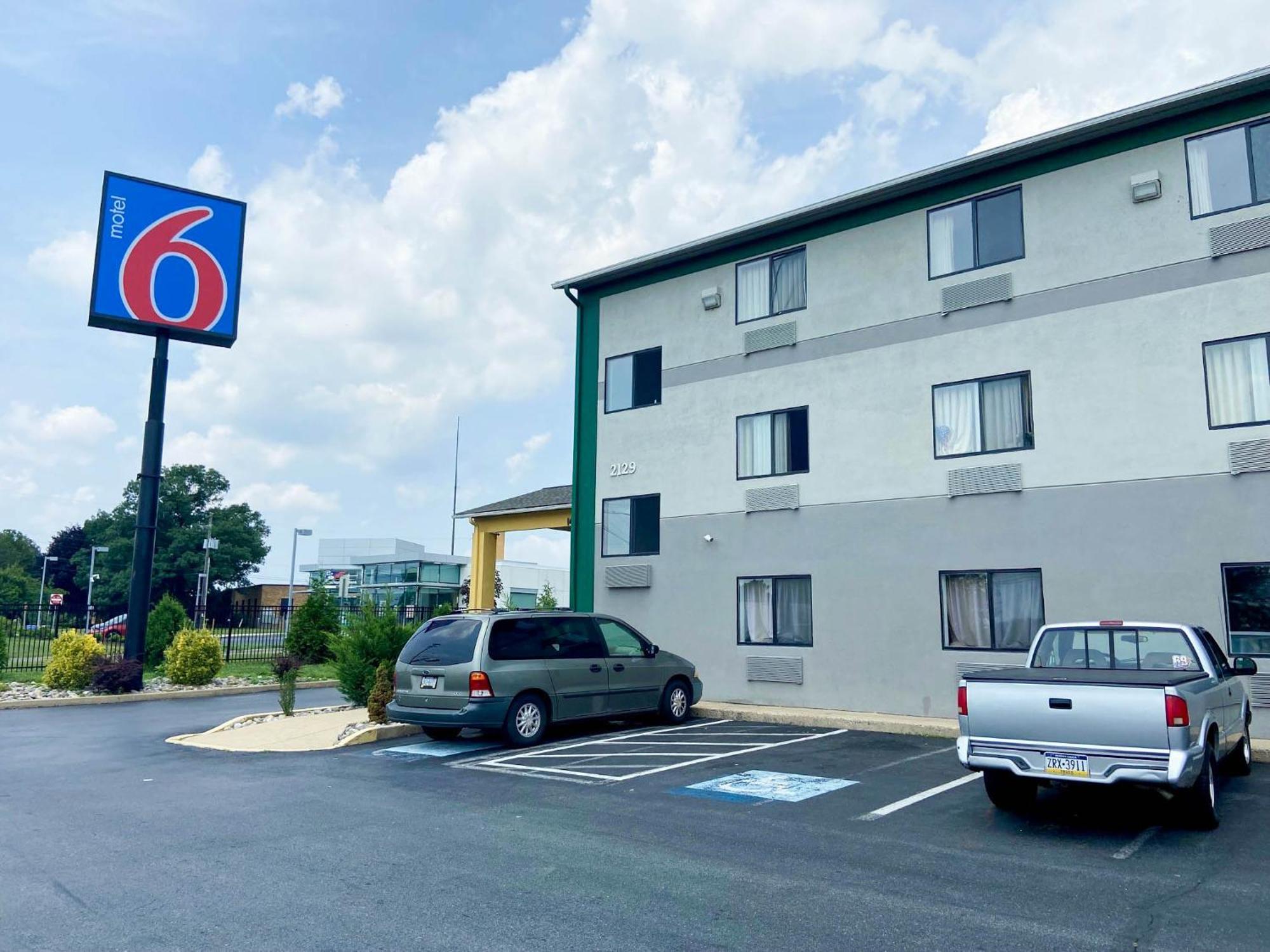 Motel 6 Lancaster Fertility Exterior photo